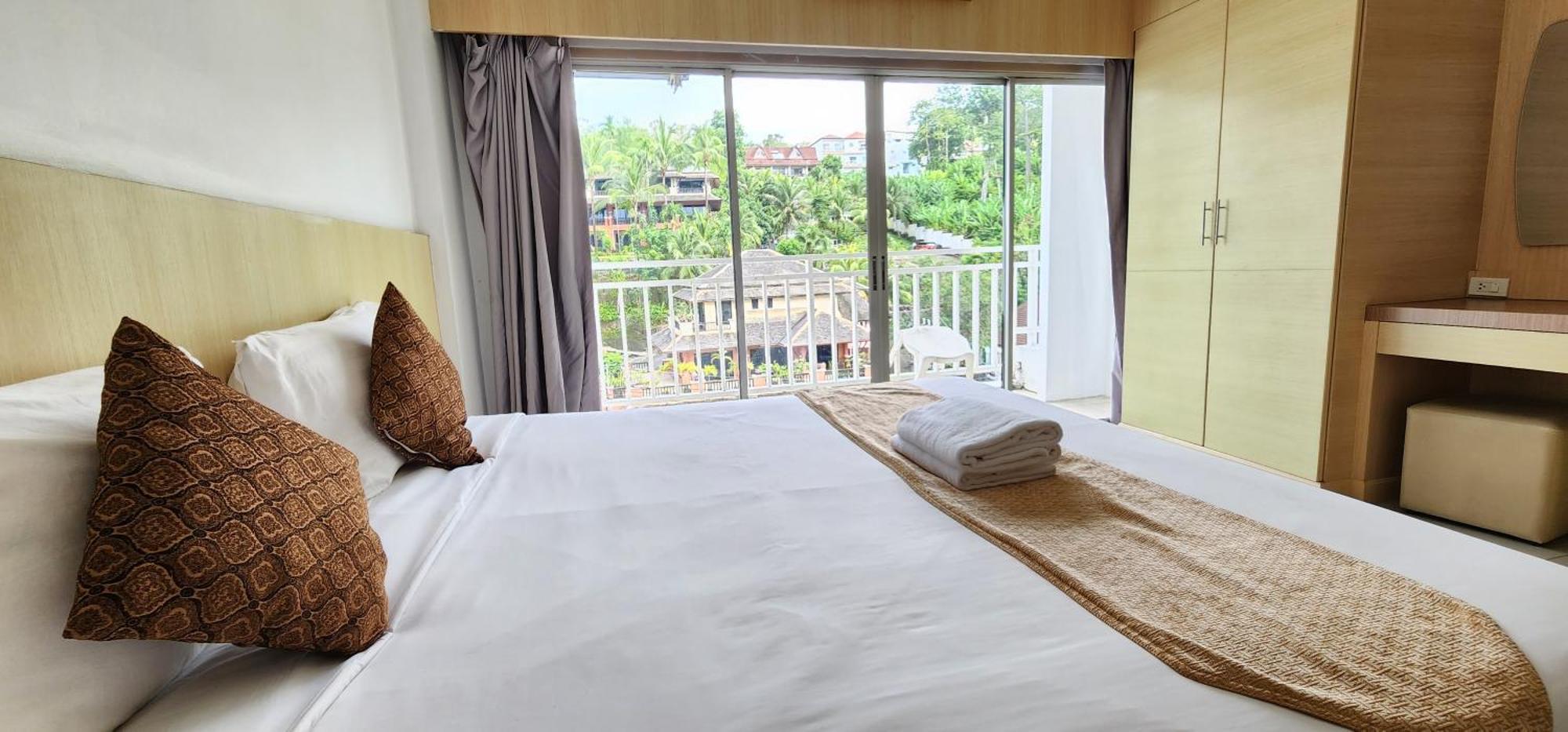 Eden Park Hotell Patong Eksteriør bilde