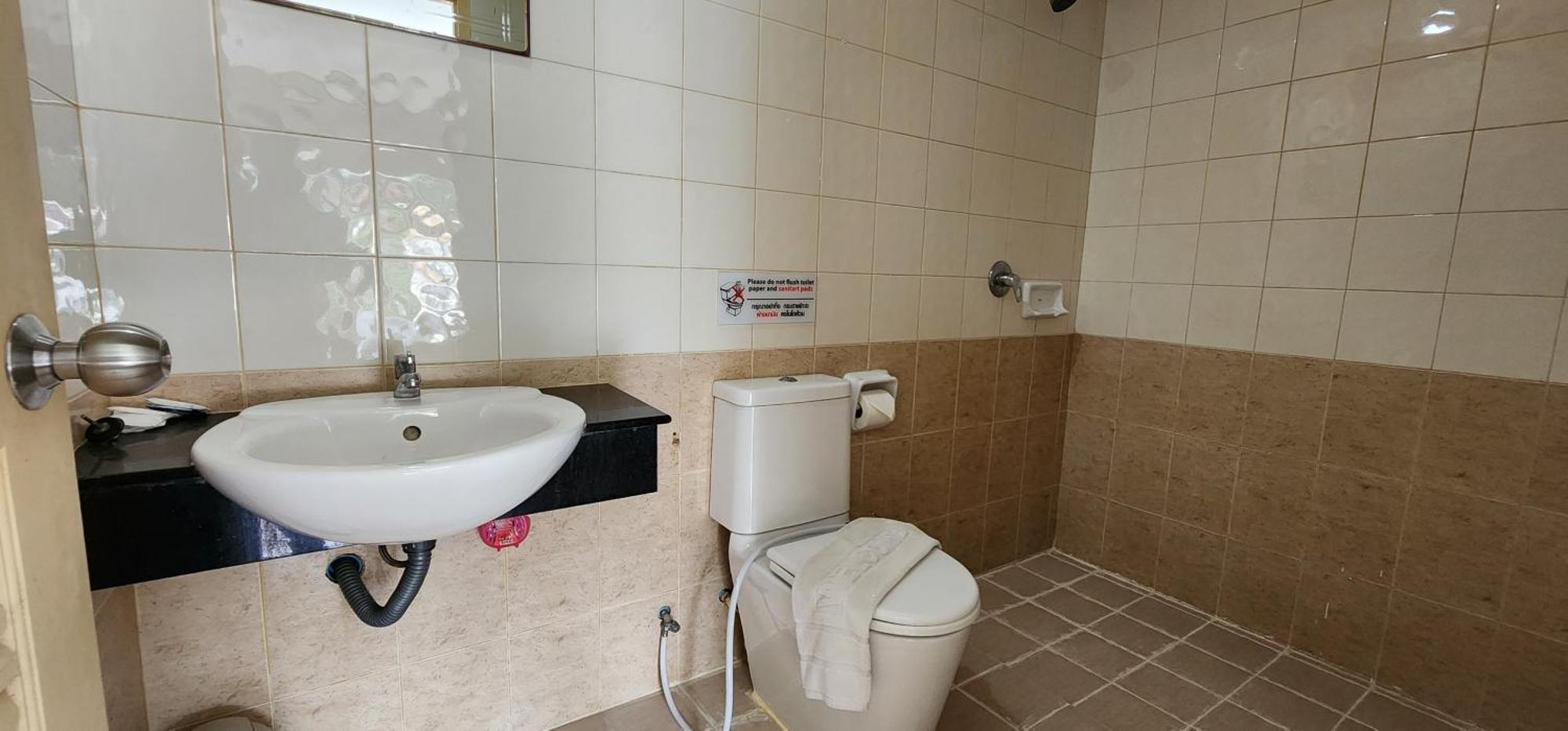 Eden Park Hotell Patong Eksteriør bilde