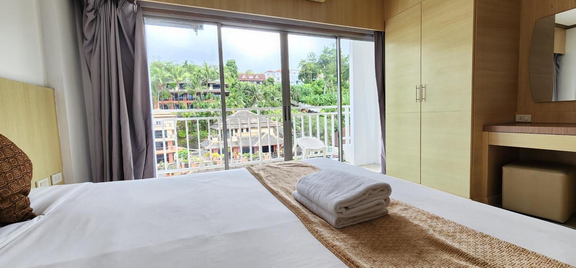 Eden Park Hotell Patong Eksteriør bilde