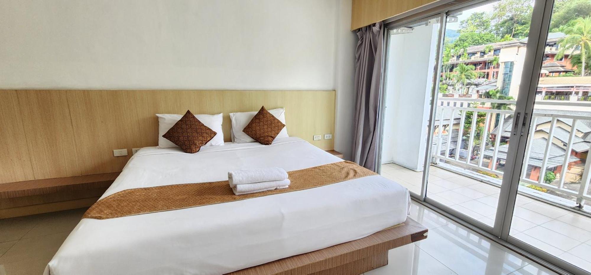 Eden Park Hotell Patong Eksteriør bilde