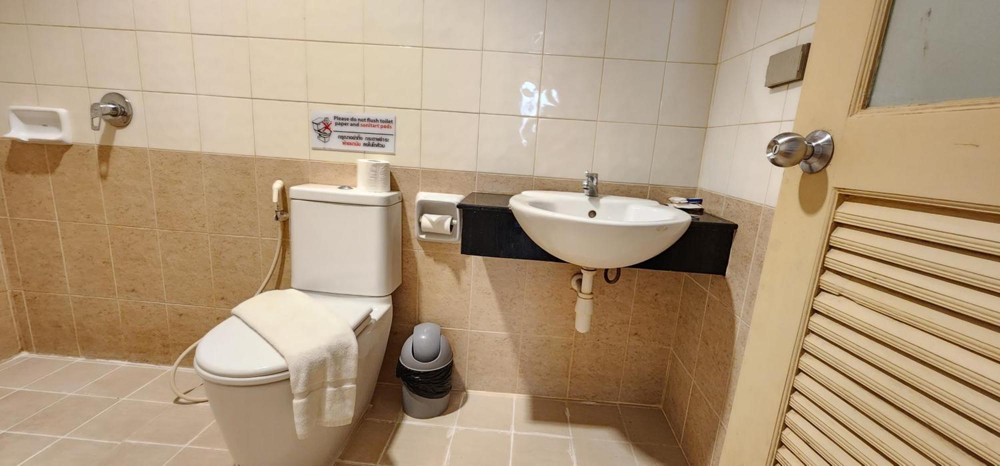 Eden Park Hotell Patong Eksteriør bilde