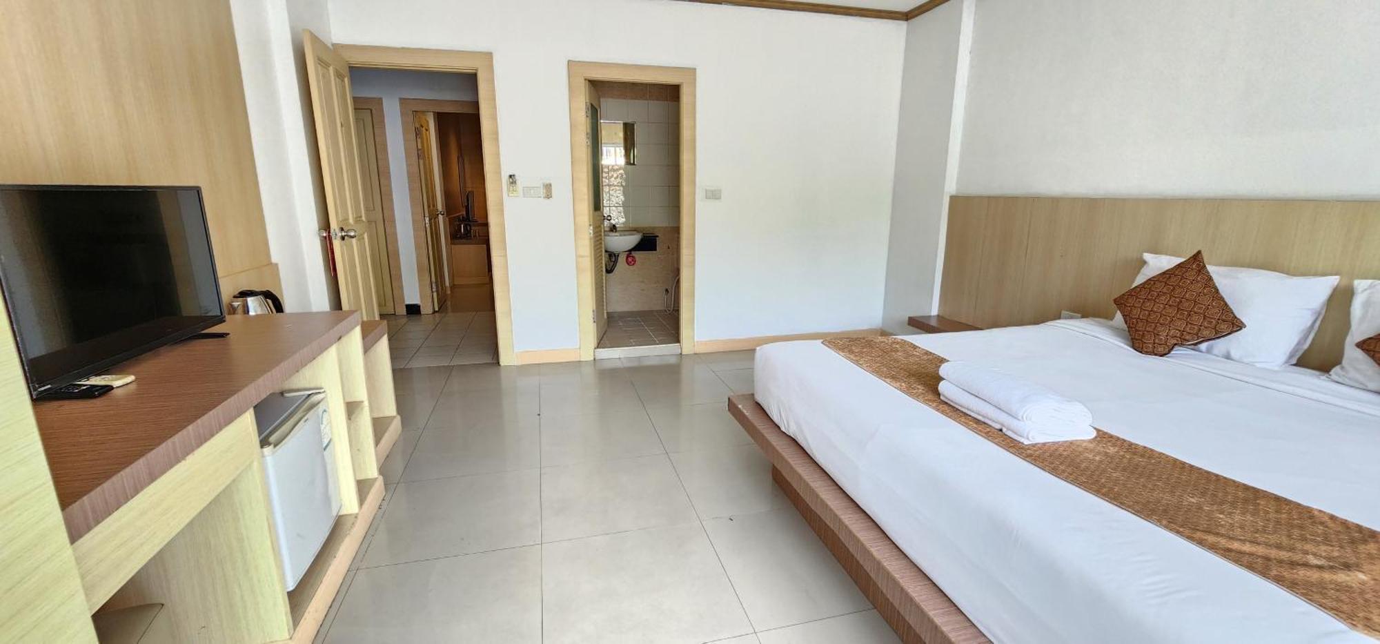 Eden Park Hotell Patong Eksteriør bilde