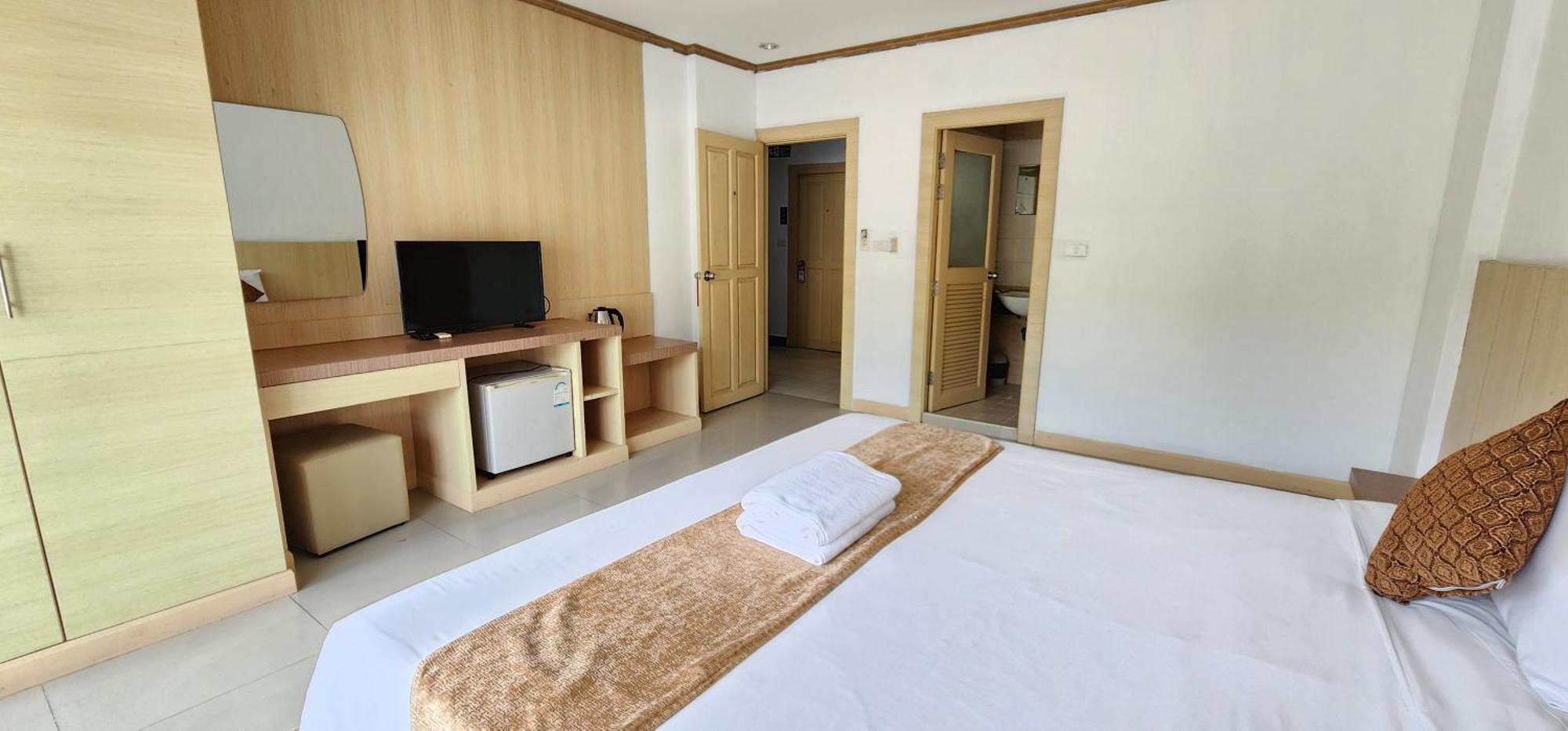 Eden Park Hotell Patong Eksteriør bilde