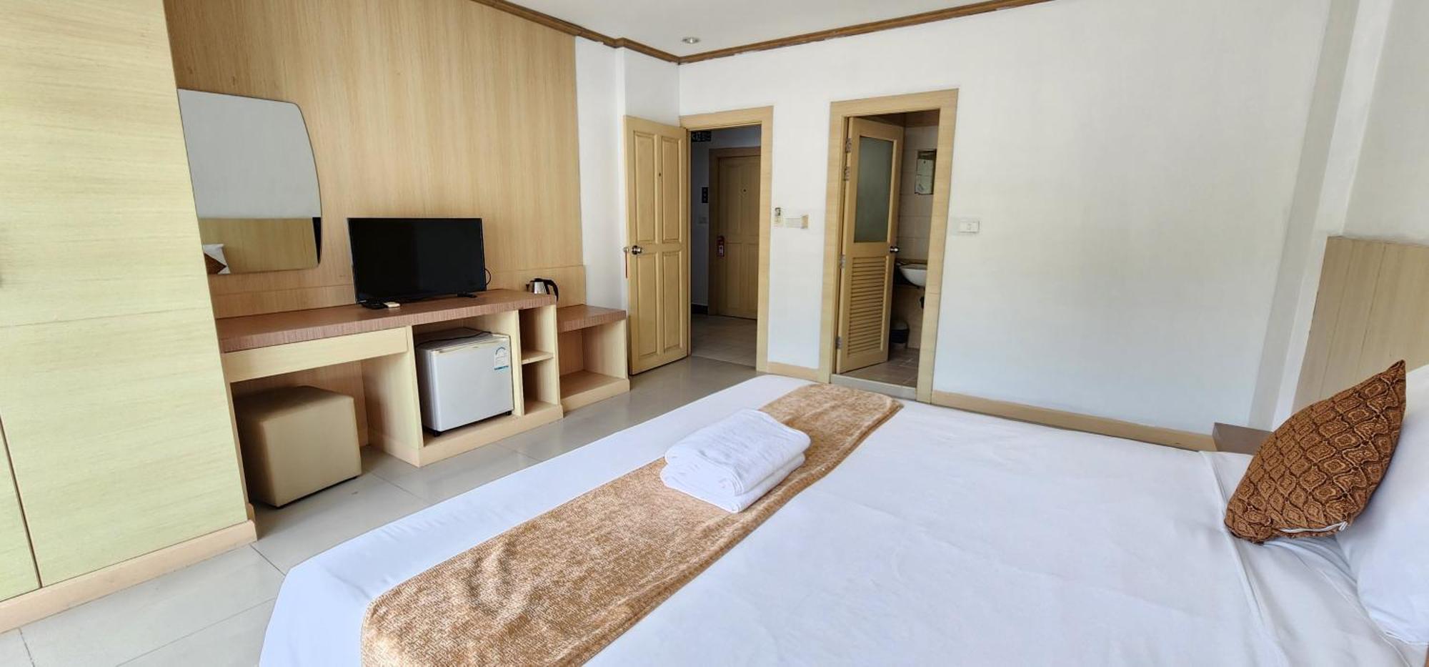 Eden Park Hotell Patong Eksteriør bilde
