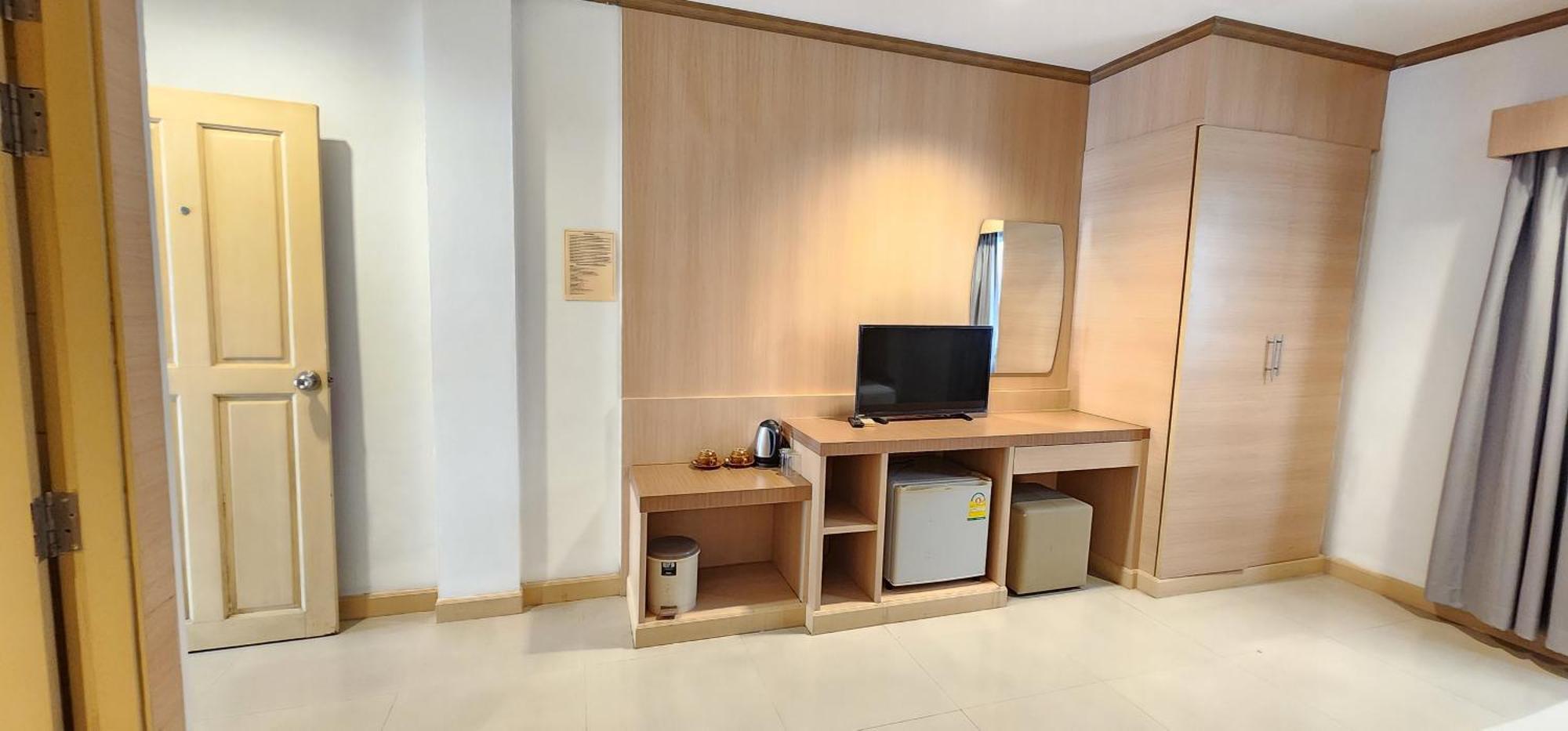 Eden Park Hotell Patong Eksteriør bilde