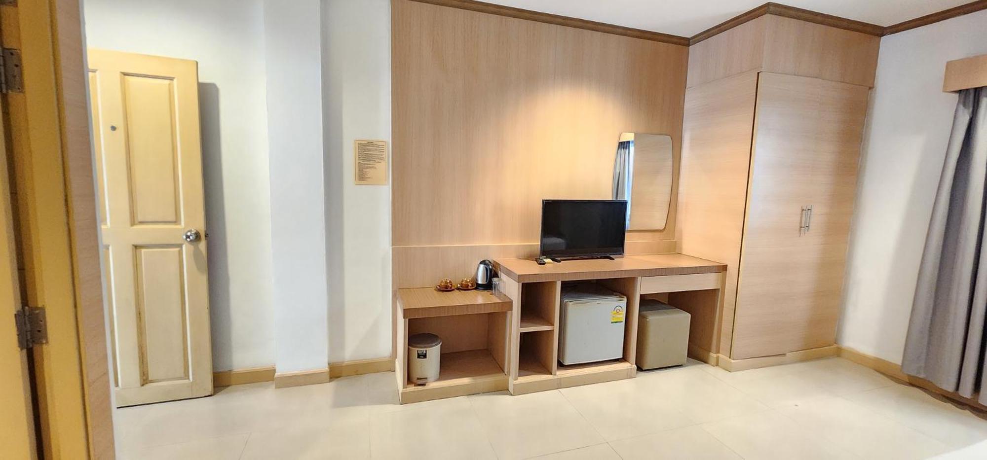 Eden Park Hotell Patong Eksteriør bilde