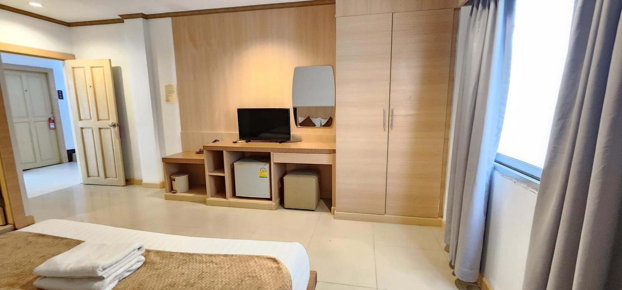 Eden Park Hotell Patong Eksteriør bilde